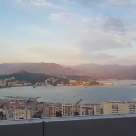 Magnifique T2 - Vue - Ajaccio - Tres Bon Emplacement * Ajaccio (Corsica)